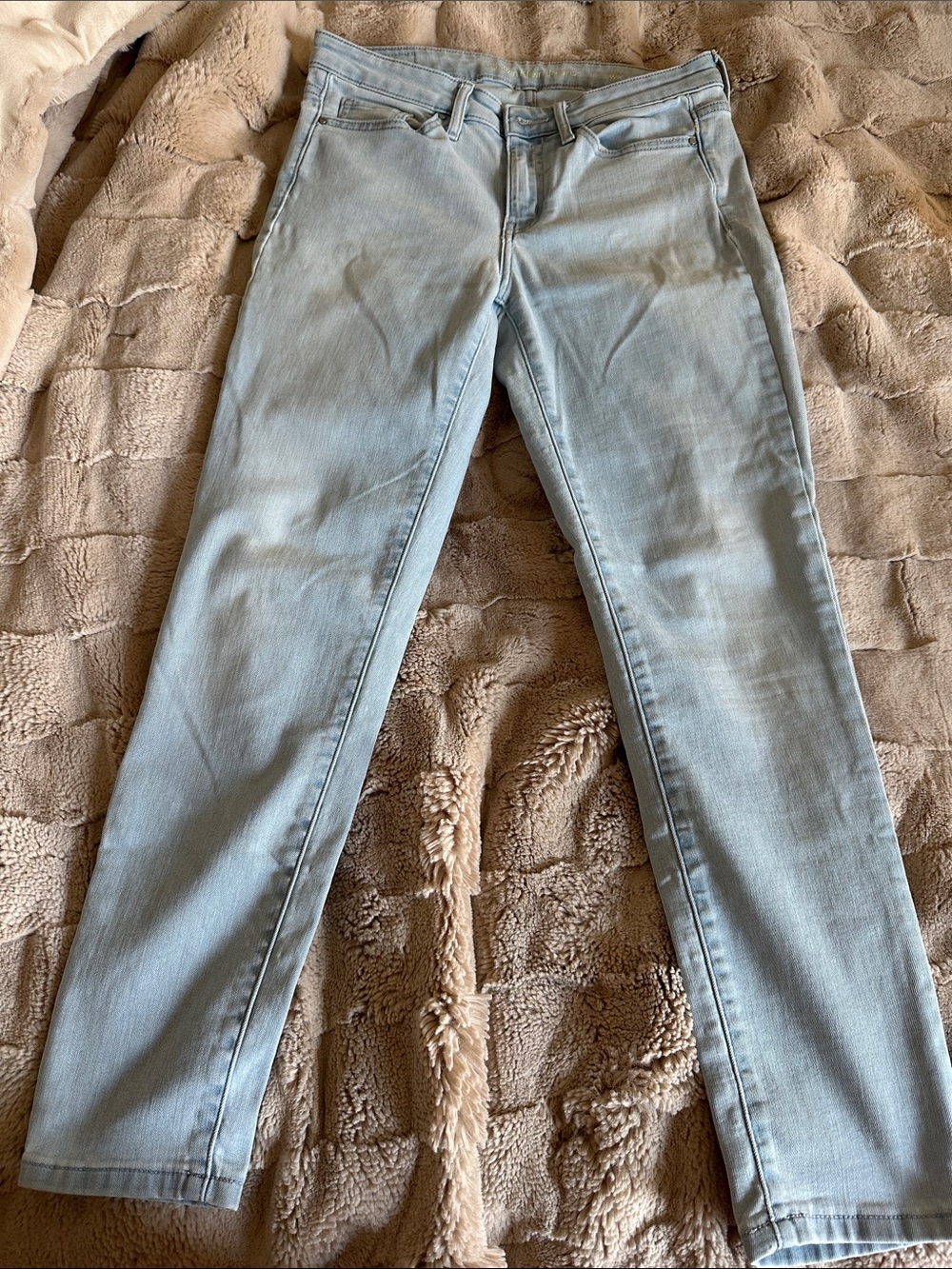 Calvin Klein Jeans Women's Light Blue Skinny Jeans - Size 8